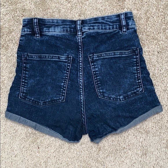 H&M Acid Wash High Waist Cuffed Jean Shorts - Picture 3 of 6